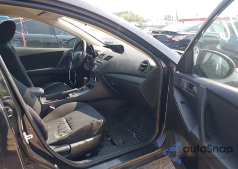 2011 Mazda Mazda3 I Sport z USA, uszkodzony, nr VIN JM1BL1UG9B1420799